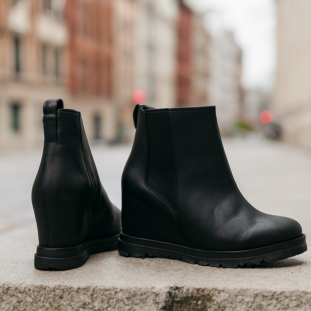 Sorel Joan of Arc Chelsea Wedge Boots - Black Leather  | Size 8.5